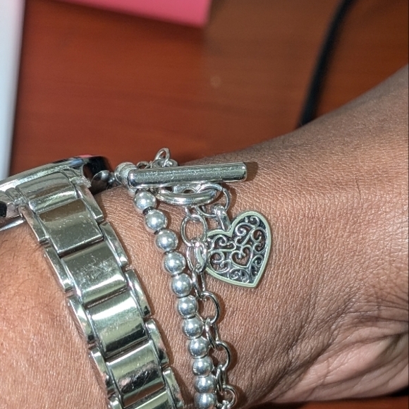 Elegant Silver Heart Charm Bracelet - Picture 2 of 6